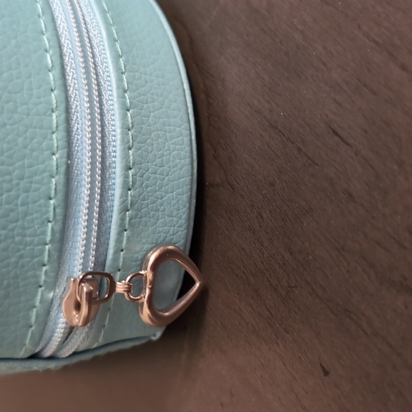 Jewelry case - Picture 3 of 5